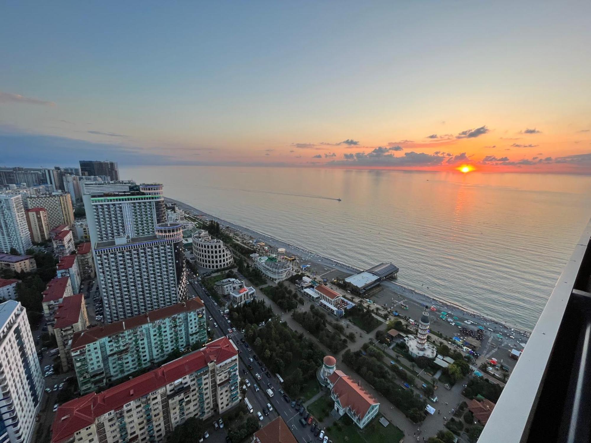 Orbi City Sun Tower 43 Floor Batumi Exterior photo